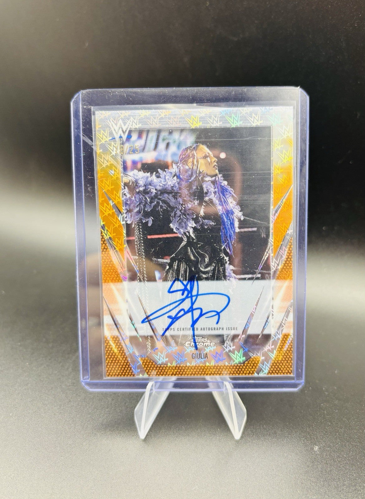 WWE Topps Chrome 2026 Logofractor Orange Giulia /25 Auto