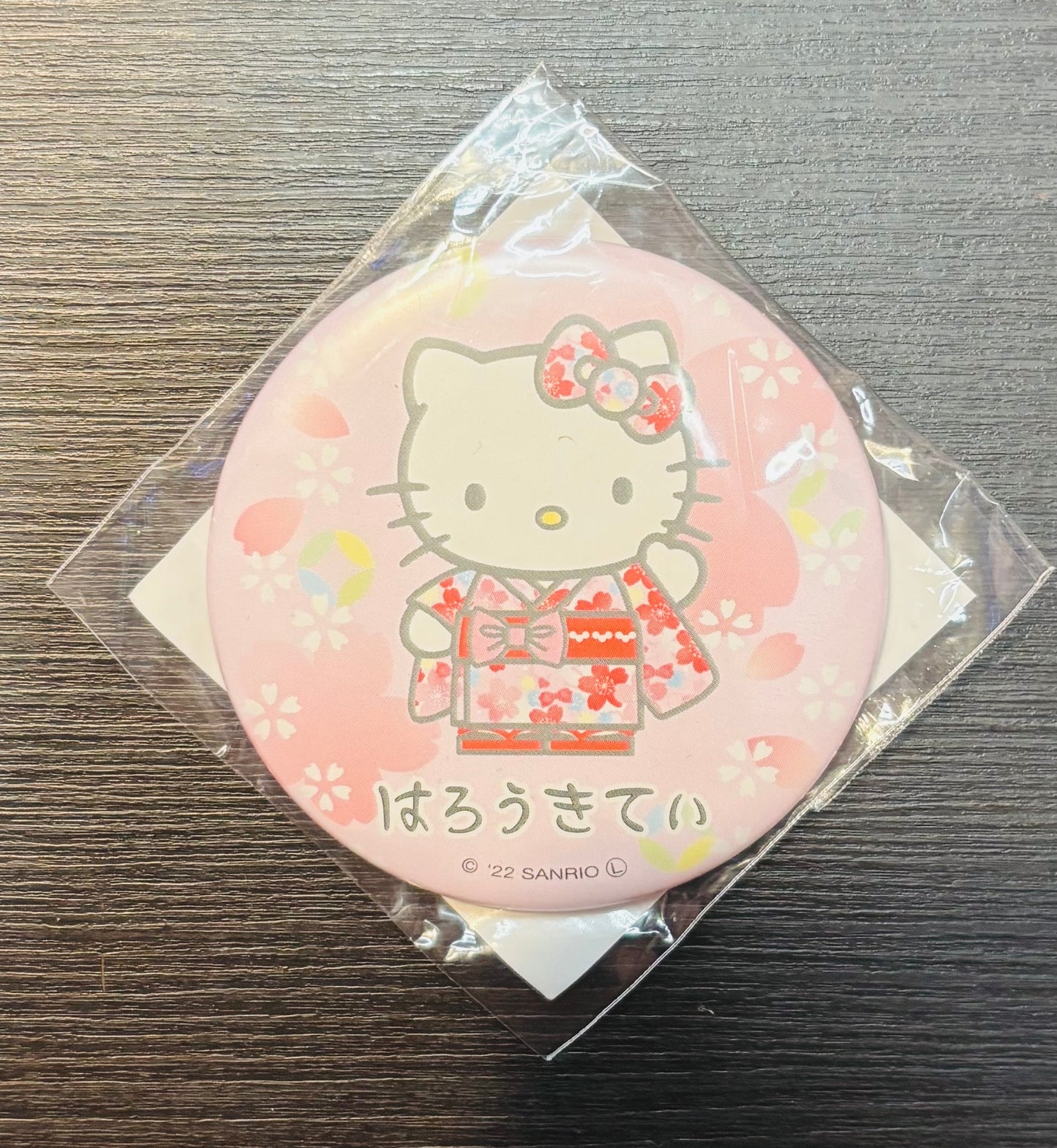 Hello Kitty Kimono 2022 5.5cm Japanese Sanrio Badge
